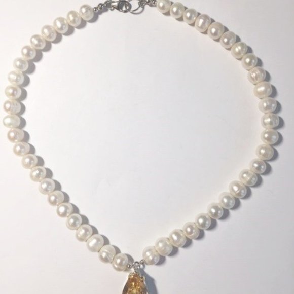 16-inch Pearl Necklace with 16.40ct Citrine Quartz